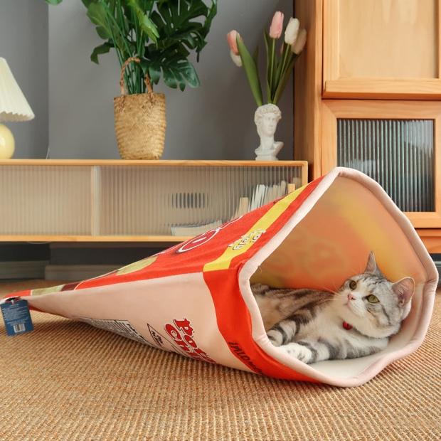 Kashima Potato Chips Shaped Semi-Closed Pet Bed (S)